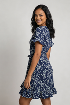 Vestido Floral Transpassado com Amarração