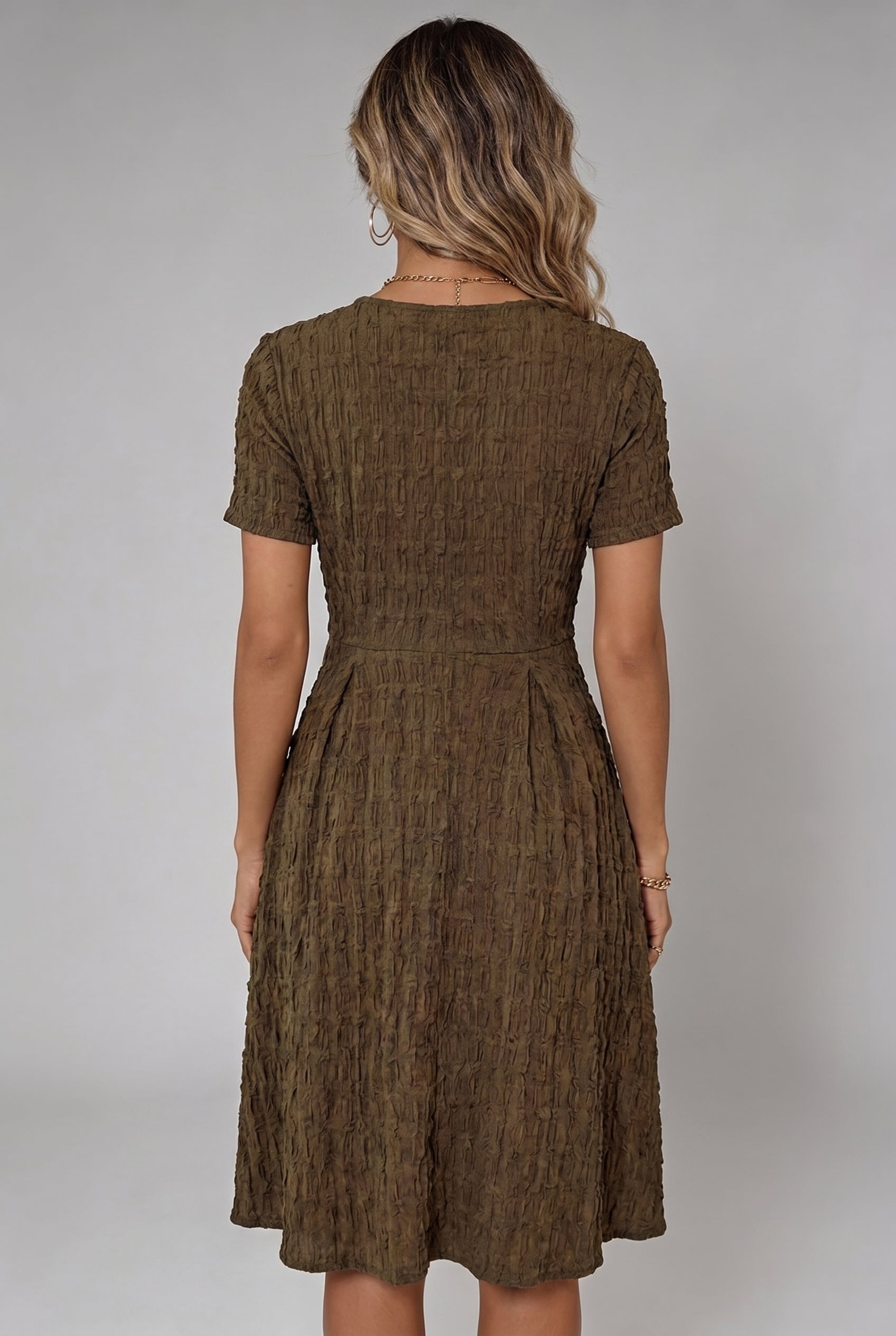 Vestido Feminino Midi Texturizado Marrom Casual