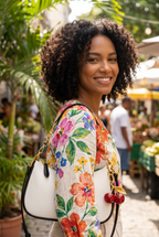 Bolsa Feminina Cherry com Corrente Dourada